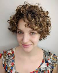 There's no reason to miss it this year! 19 Cute Curly Pixie Cut Ideas For Girls With Curly Hair