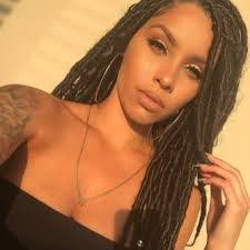 Alexis Avery's Instagram, Twitter & Facebook