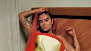 Karol G recibió una avalancha de críticas por su última sesión de fotos: “Te ves muy frentona” - Infobae