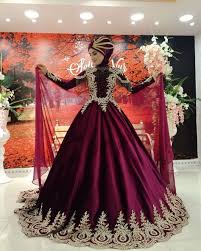 Pin By Angelica Sedillo On Kinalik Ve Gelinlikler Wedding Dress Outfit Muslim Wedding Dresses Wedding Dress Trends