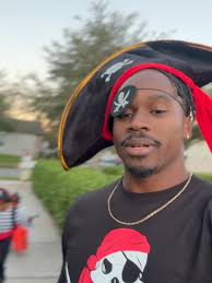 4th today in my 200m & Diamond League opener 💎 Felt good to get a race in  again and establish a foundation to build from 🧱 The 1st of many in this