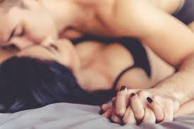 Nicht jeder fickt gerne an ungewöhnlichen orten. Abnehmen Im Bett So Viele Kalorien Verbrennt Man Beim Sex Fit For Fun