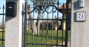 Cancello In Metallo Progetto Per L Ingresso Pedonale Materiali Per Edilizia Progettare Ingresso Pedonale Con Cancello