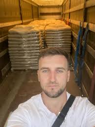 Has anyone ever received goods from Vasyl?