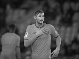 Emiliano sala's family view search area off guernsey argentine sala signed for cardiff city and was travelling from nantes, where he previously played, when the flight was lost over the english. Emiliano Sala Ist Tot Polizei Bestatigt Leiche Im Wrack Ist Cardiff Profi
