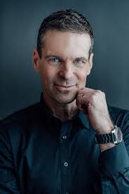 Rita Dix's Instagram, Twitter & Facebook