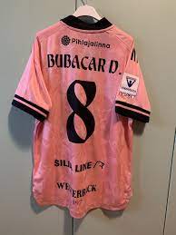 Uwe rösler (* 15.november 1968 in altenburg) ist ein deutscher fußballtrainer und ehemaliger fußballspieler.er kam 1990 zu fünf einsätzen in der nationalmannschaft der ddr und ist vor allem in england durch seine zeit bei manchester city bekannt. Hjk Helsinki Weg Fussball Trikots 2020 Sponsored By Apu