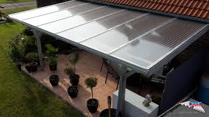Holz Terrassendach Der Marke Rexocomplete Mit Silbergrauer Holzschutzcreme Bei Der Die Naturliche Maserung D Terrassendach Terrassen Dach Terrassenuberdachung