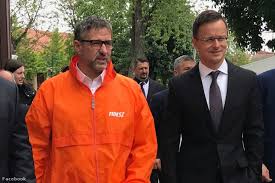 Így végre a helyváltoztató autómosóról, a számla nélküli macskaherélésről és háttérhatalmakról is beszélt valaki. Index Belfold Vadat Emeltek A Fideszes Simonka Gyorgy Es Tarsai Ellen