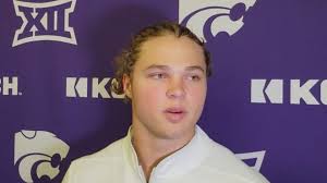 Kansas State football quarterback Avery Johnson