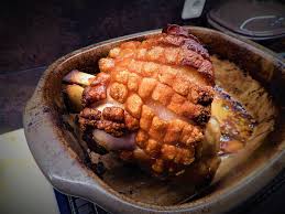 Knusprige Haxe Konig Ludwig Zutaten 1 Schweinehaxe 1300g 2 Zwiebeln 1 Knoblauchzehe Optional 1 Tl Speisestarke Lebensmittel Essen Schweinshaxe Rezept Essen