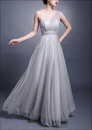 One shoulder kleid, hochzeitskleider / brautmode. Silbergraues One Shoulder Brautkleid Lafanta