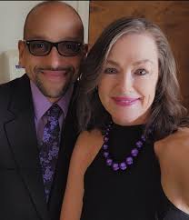 what hairstyle suits my age and body type with thin hair?