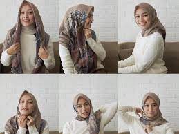 Kamu pastinya ingin tampil elegan dan menawan di untuk tutorial hijab segi empat sederhana untuk wajah bulat yang kedua, lipatlah jilbab menjadi segitiga. 8 Tutorial Hijab Segi Empat Simpel Buat Silaturahmi Virtual Lebaran