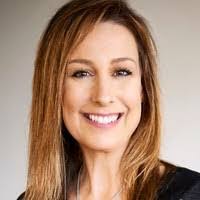 Cari Nelson's Instagram, Twitter & Facebook