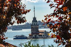 .som hold mot alle slags angrep første gang den ble beleiret var av korsfarer i 1204 andre gangen var av osmanerene i 1453 osmanerene byttet byens navn til istanbul den gikk nå fra å være en. Cdn Pixabay Com Photo 2019 04 24 09 32 Istanbul