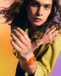 Transparency, color and an ultra-lightweight feel come together in the  COLORS OF JOY Collection! #SwatchCOLORSOFJOY https://swat.ch/3RVKGVV