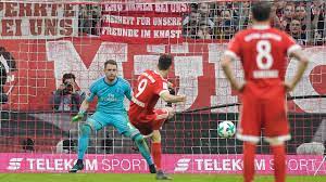 Bayern münchens topstürmer robert lewandowski hat im saisonendspurt noch große ziele. 100 Bundesligatore Treffen Wie Robert Lewandowski Dfb Deutscher Fussball Bund E V