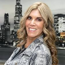 Kelly Wirtz's Instagram, Twitter & Facebook