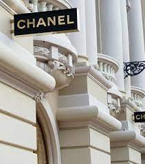 Les collections haute couture de chanel, présentées à paris : Couturier De La Maison Chanel Fr Lif Co Id