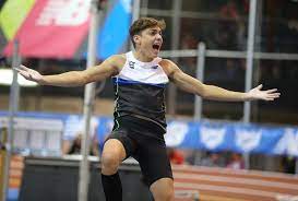 Having been raised under the mantra follow your dreams and being told they were special, they tend to be confident and tolerant of difference. Armorytrack Com News Duplantis Reaches New Heights With 19 1 Clearance At 2017 New Balance Nationals Indoor