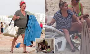 View lisa armstrong's profile on linkedin, the world's largest professional community. Ant Mcpartlin S Ex Lisa Armstrong Looks Glum On Ibiza Trip With Pals Ibiza Travel Ibiza Armstrong