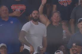 Kinseyprivate nude took a few of tries to obtain a response