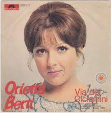 Orietta berti, pseudonimo di orietta galimberti (cavriago, 1º giugno 1943), è una cantante, personaggio televisivo e attrice italiana. Orietta Berti Via Dei Ciclamini 1971 70s Makeup Disco Melancholy