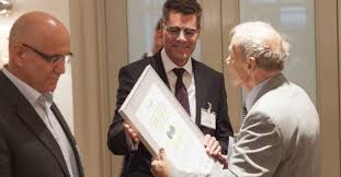 Die bank entschuldigte sich für ihr fehlverhalten. Georges Anawati Stiftung Pax Bank Preis