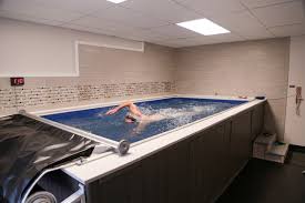 En vente à prix moins cher sur piscine les piscines bois sont les modèles plus esthétiques. Piscine Interieure Construire Une Piscine Interierure