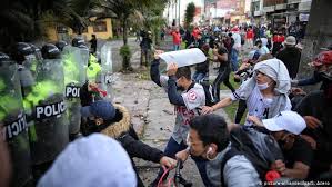 .humanos en colombia dice que miembros de su comisión han sido amenazados y atacados en cali mientras registraban las protestas. Protestas Y Duelo En Colombia Cuando Acabara La Violencia Colombia En Dw Dw 15 09 2020