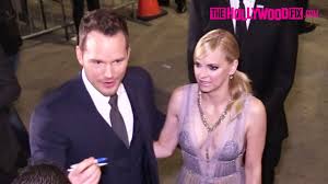 Chris pratt and anna faris are going their separate ways not because of some third party in their marriage, not because one of them did something unforgivable. Chris Pratt Anna Faris Greet Fans At The Passengers Movie Premiere In Los Angeles 12 14 16 Youtube