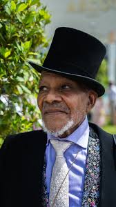 STREET PORTRAITS . . . MODEL: Polly LOCATION: London, England PHOTOGRAPHER:  Christopher Ward . . . #modelstrangers #streetinterview #streetportraits  #streetportraiture #sonyalphaportrait