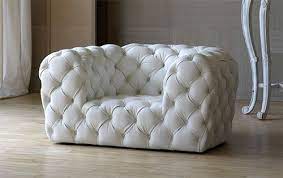 Das Gesteppte Weisse Ledersofa Von Baxter Chestermoon Tufted Fotos Leather Mobel Leder Pinterest Baxterchester Sessel Cou Sessel Stuhl Stoff Ledersofa