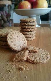 Digestives Biscuits Biscuits Anglais A La Farine Complete Et Son D Avoine Recette Biscuit Facile Biscuits Complets Biscuits