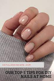 Our Top 5 Tips For Diy Nails At Home Wedding Nails Glitter Bride Nails Gel Manicure Colors