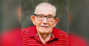 Vivian Dahl's Instagram, Twitter & Facebook