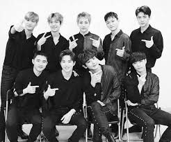 Exo Group Photo Black And White Kpopfloor Baekhyun Exo Xiumin Exo