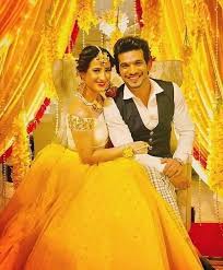 Arjun Bijlani Alisha Panwar 2 Arjun Bijlani Beautiful Girl Image Long Jacket Lehenga