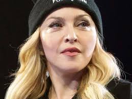 We are excited to announce that we are currently working on a brand new official madonna app, which will be launched soon. Madonna Andert Ihren Look Fans Gruseln Sich Was Zur Holle Sei Mal Naturlich Stars