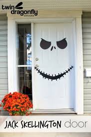 25 Fall Halloween Front Porch Decorating Ideas Disney Halloween Decorations Halloween Decorations To Make Diy Halloween Decorations
