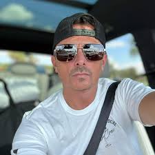 محتاج قشرة اقصدام امامي ابيض للموديل ده