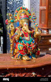 Recuerdo tradicional de la India es la figura de un elefante Fotografía de  stock 