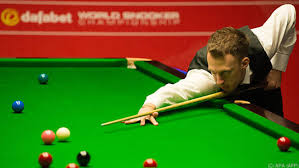 Der „wizard of wishaw hat bislang (märz 2018) insgesamt 30 weltranglistenturniere gewonnen und ist damit hinter stephen hendry und ronnie o'sullivan der dritterfolgreichste spieler. Snooker Judd Trump Kurte Sich Erstmals Zum Weltmeister Bvz At