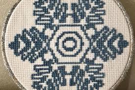 Snowflake cottage cross stitch pattern only yd eree. Free Christmas Snowflake Cross Stitch Pattern Craft With Cartwright