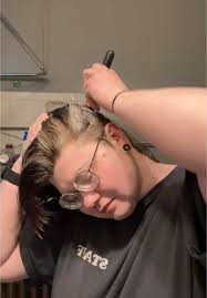 Trying Baby Powder as Dry Shampoo Experiment