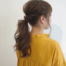 セミロングの大人ヘアアレンジ集 黒髪でもこダサくないハーフアップやまとめ髪を美容師が伝授 hair styles beauty hair