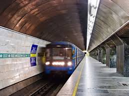 Ексклюзивна екскурсія в перше депо столичної підземки. Stanciyu Metro V Centre Kieva Zakroyut Na Poldnya Iz Za Uchenij Po Antiterroru Novosti Na Unn 2 Iyulya 2021 11 57