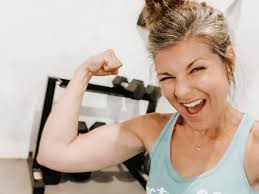 Hi! I'm Amy and I wanted to share I'm from Olathe, KS. I love a good arm  workout!! I can't wait to get movin for the new year!!