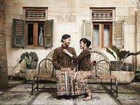Berikut beberapa inspirasi foto prewedding pantai biasa maupun prewedding pantai hijab mengagumkan yang bisa dicontek. 22 Prewedding Jawa Ideas Javanese Wedding Prewedding Photography Indonesian Wedding